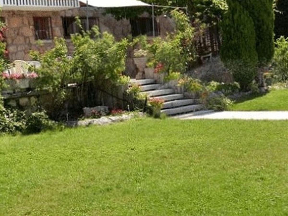 Rural With And Common Areas *
